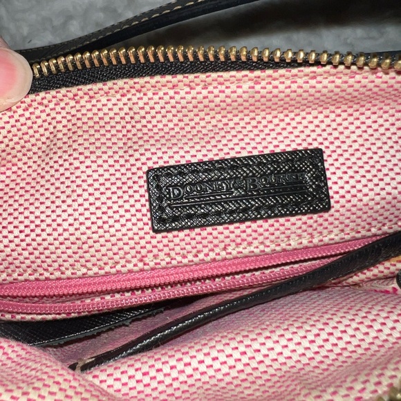 Dooney and Burke Stylish Black Crossbody Bag - Picture 4 of 4